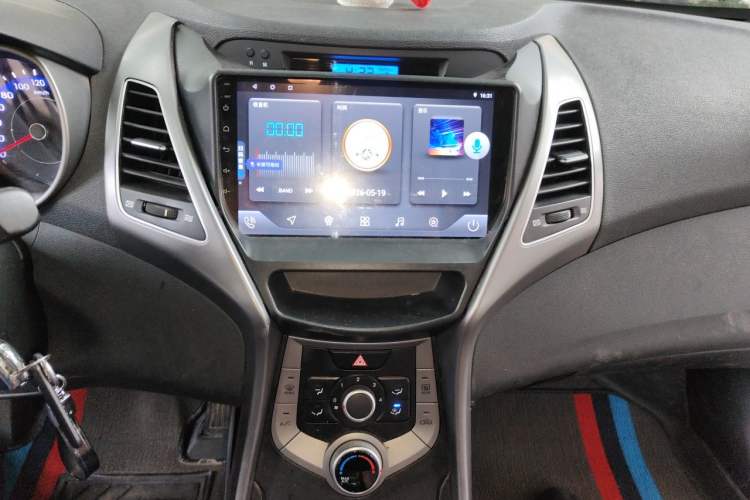 Used Hyundai Elantra (5th Generation / Langdong) 2015 1.6L Automatic Fashion Model Audio And AC Panel