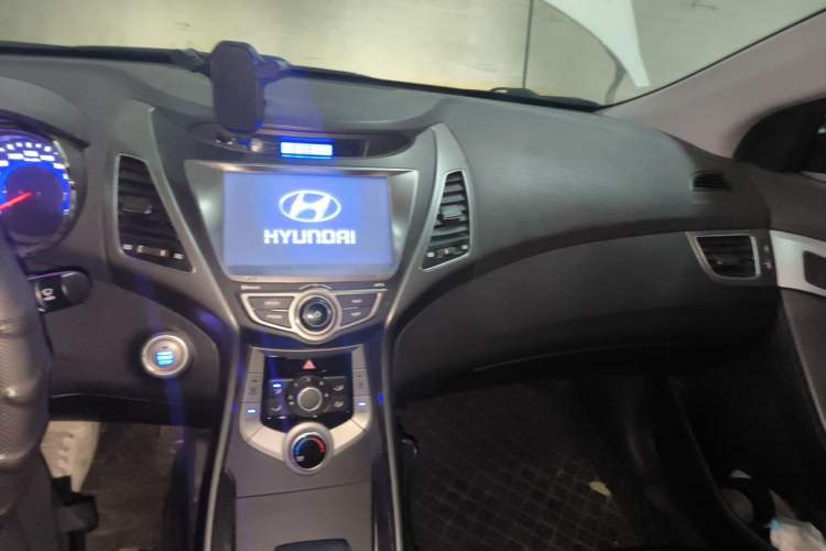Used Hyundai Elantra (5th Generation / Langdong) 2015 1.6L Automatic Leading Model Audio And AC Panel