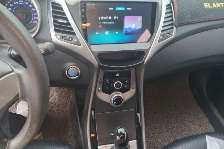 Used Hyundai Elantra (5th Generation / Langdong) 2015 1.6L Automatic Leading Model Audio And AC Panel
