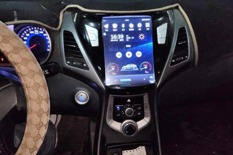 Used Hyundai Elantra (5th Generation / Langdong) 2015 1.6L Automatic Leading Model Audio And AC Panel
