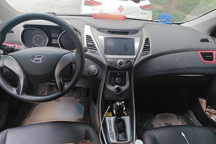 Used Hyundai Elantra (5th Generation / Langdong) 2015 1.6L Automatic Leading Model Center Console