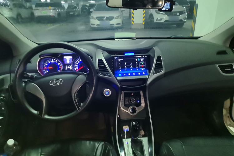 Used Hyundai Elantra (5th Generation / Langdong) 2015 1.6L Automatic Leading Model Center Console