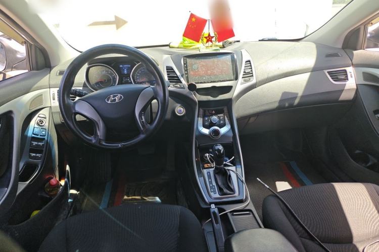 Used Hyundai Elantra (5th Generation / Langdong) 2015 1.6L Automatic Leading Model Center Console