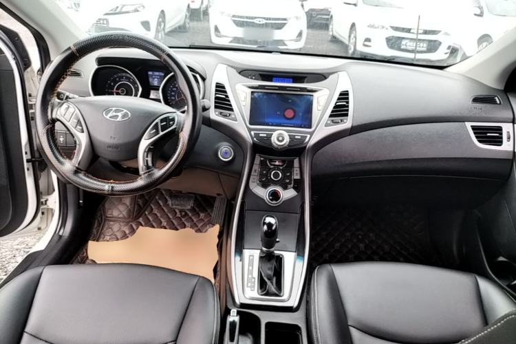 Used Hyundai Elantra (5th Generation / Langdong) 2015 1.6L Automatic Leading Model Center Console