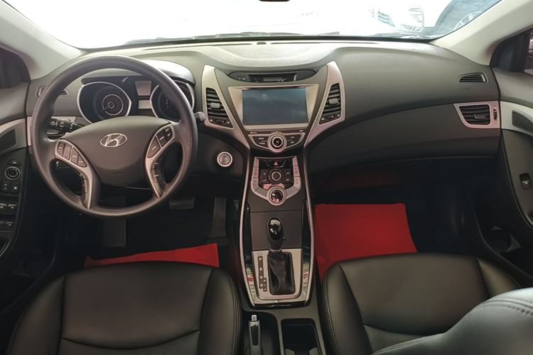 Used Hyundai Elantra (5th Generation / Langdong) 2015 1.6L Automatic Leading Model Center Console