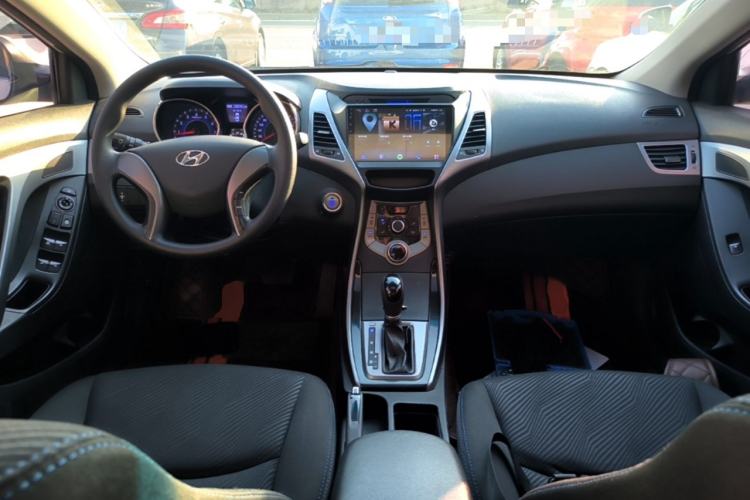 Used Hyundai Elantra (5th Generation / Langdong) 2015 1.6L Automatic Leading Model Center Console