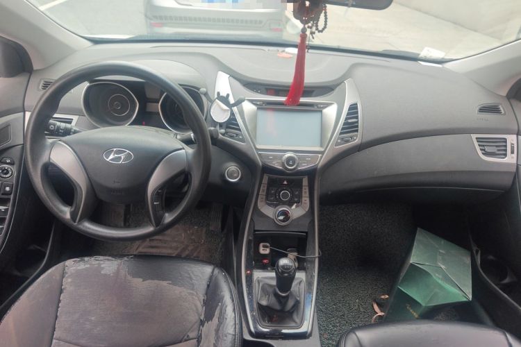 Used Hyundai Elantra (5th Generation / Langdong) 2015 1.6L Manual Leading Model Center Console