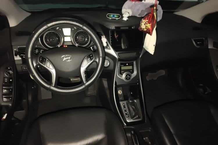 Used Hyundai Elantra (5th Generation / Langdong) 2015 1.6L Automatic Luxury Model Center Console