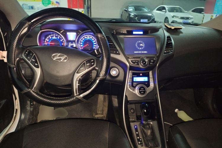 Used Hyundai Elantra (5th Generation / Langdong) 2015 1.6L Automatic Luxury Model Center Console