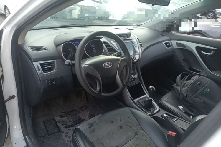 Used Hyundai Elantra (5th Generation / Langdong) 2015 1.6L Manual Leading Model Center Console