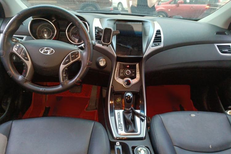 Used Hyundai Elantra (5th Generation / Langdong) 2015 1.6L Automatic Leading Model Center Console