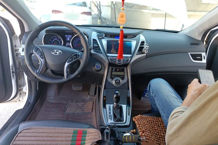 Used Hyundai Elantra (5th Generation / Langdong) 2015 1.6L Automatic Luxury Model Center Console