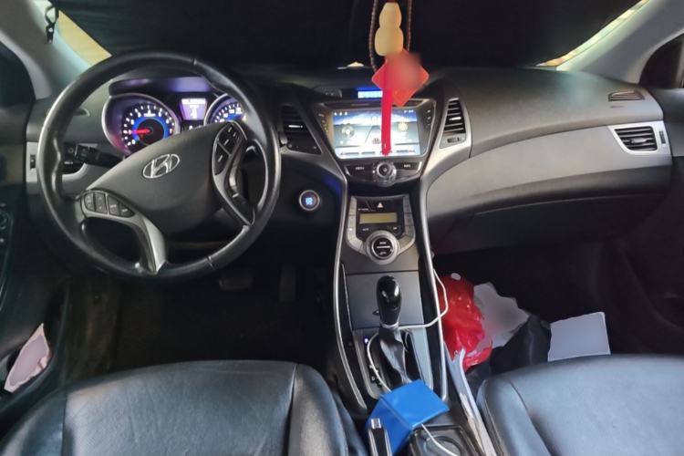 Used Hyundai Elantra (5th Generation / Langdong) 2015 1.6L Automatic Luxury Model Center Console