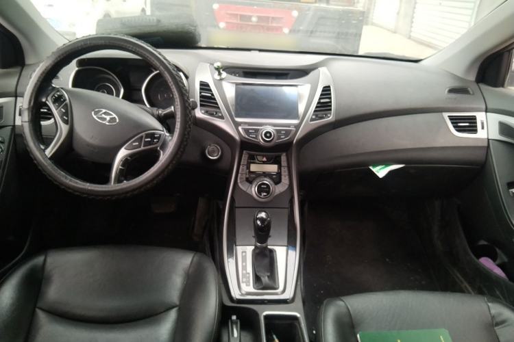 Used Hyundai Elantra (5th Generation / Langdong) 2015 1.6L Automatic Luxury Model Center Console