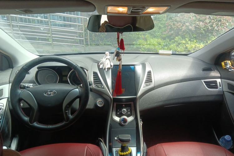 Used Hyundai Elantra (5th Generation / Langdong) 2015 1.6L Automatic Leading Model Center Console