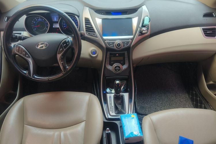 Used Hyundai Elantra (5th Generation / Langdong) 2015 1.6L Automatic Luxury Model Center Console