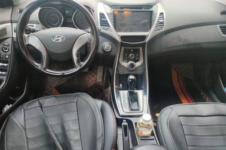Used Hyundai Elantra (5th Generation / Langdong) 2015 1.6L Automatic Leading Model Center Console