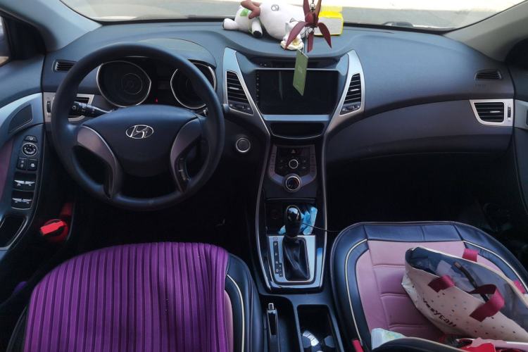 Used Hyundai Elantra (5th Generation / Langdong) 2015 1.6L Automatic Leading Model Center Console