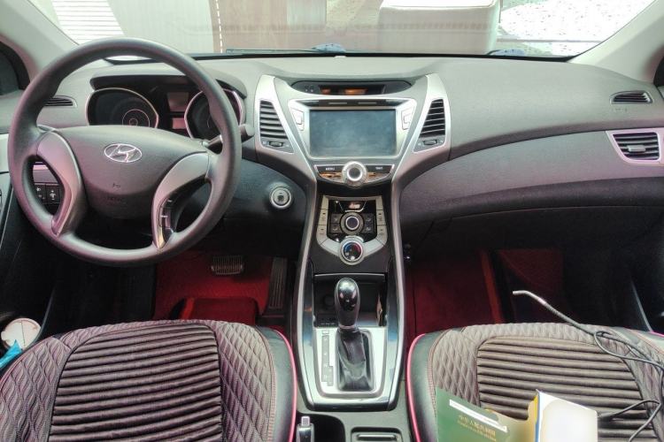 Used Hyundai Elantra (5th Generation / Langdong) 2015 1.6L Automatic Leading Model Center Console