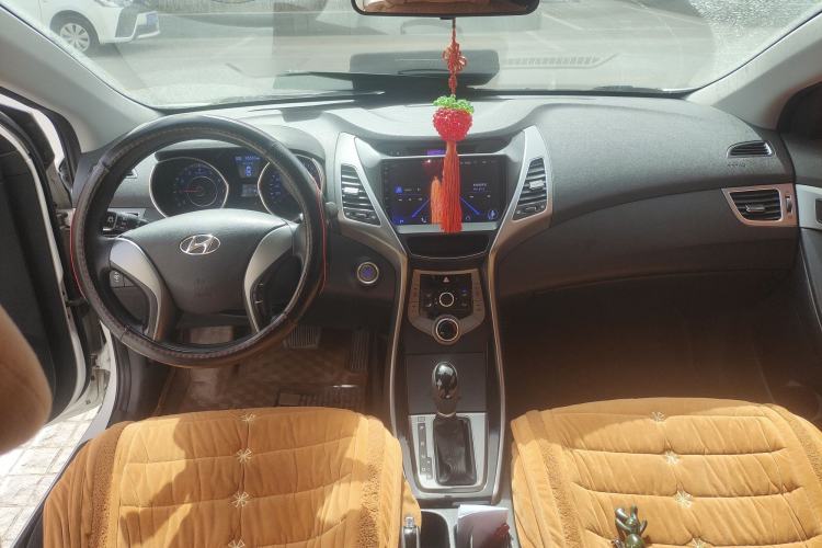 Used Hyundai Elantra (5th Generation / Langdong) 2015 1.6L Automatic Leading Model Center Console