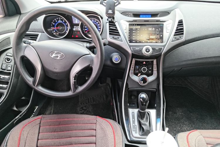 Used Hyundai Elantra (5th Generation / Langdong) 2015 1.6L Automatic Leading Model Center Console