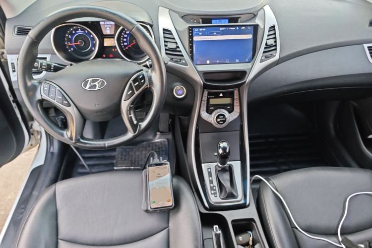 Used Hyundai Elantra (5th Generation / Langdong) 2015 1.6L Automatic Luxury Model Center Console