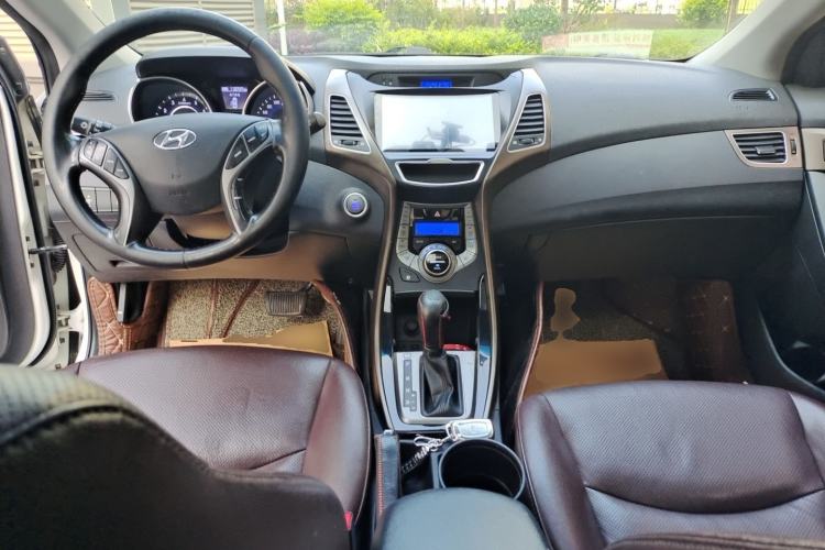 Used Hyundai Elantra (5th Generation / Langdong) 2015 1.6L Automatic Luxury Model Center Console