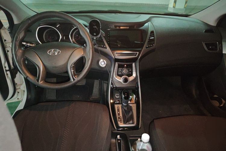 Used Hyundai Elantra (5th Generation / Langdong) 2015 1.6L Automatic Leading Model Center Console