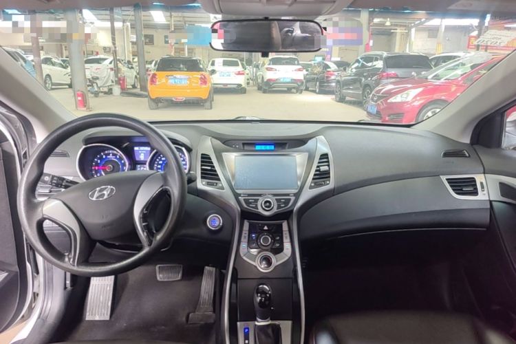 Used Hyundai Elantra (5th Generation / Langdong) 2015 1.6L Automatic Leading Model Center Console