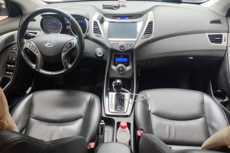 Used Hyundai Elantra (5th Generation / Langdong) 2015 1.6L Automatic Luxury Model Center Console