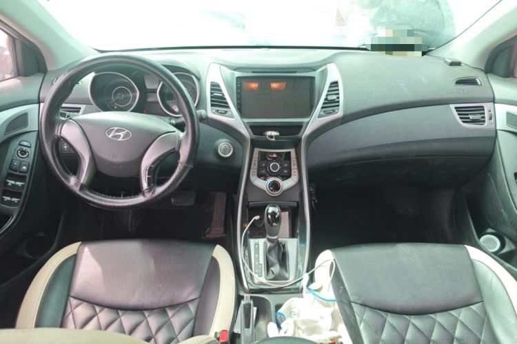 Used Hyundai Elantra (5th Generation / Langdong) 2015 1.6L Automatic Leading Model Center Console