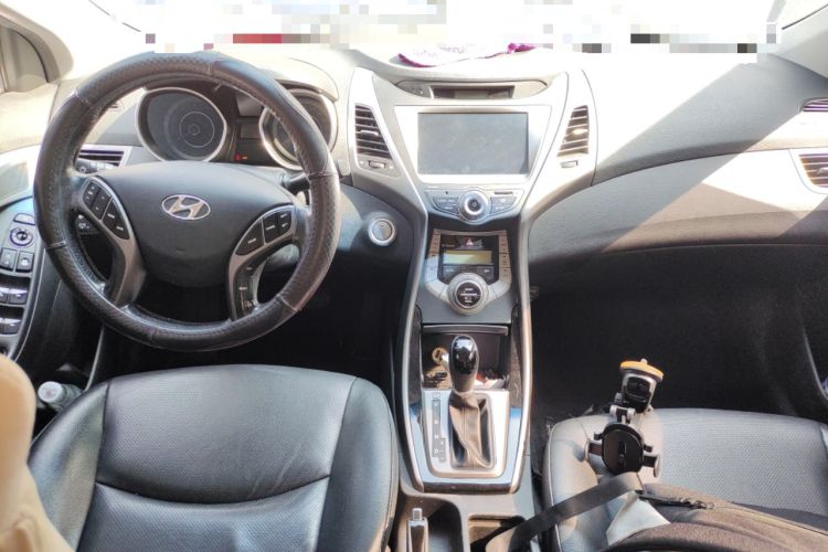 Used Hyundai Elantra (5th Generation / Langdong) 2015 1.6L Automatic Luxury Model Center Console