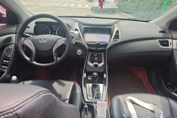 Used Hyundai Elantra (5th Generation / Langdong) 2015 1.6L Automatic Leading Model Center Console