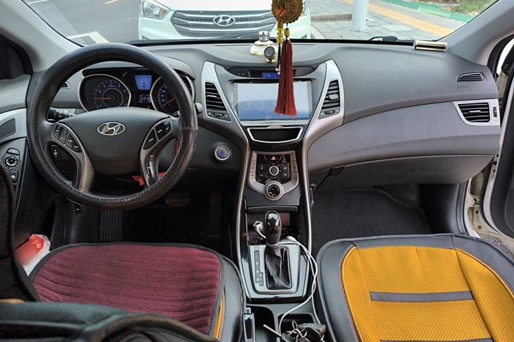 Used Hyundai Elantra (5th Generation / Langdong) 2015 1.6L Automatic Luxury Model Center Console