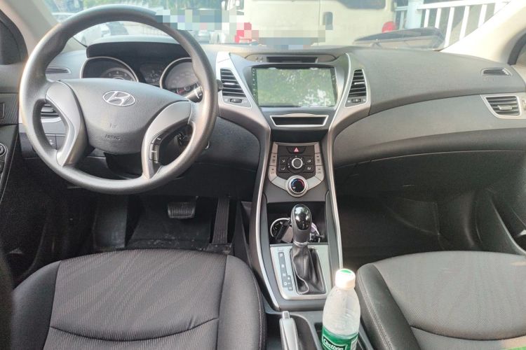 Used Hyundai Elantra (5th Generation / Langdong) 2015 1.6L Automatic Fashion Model Center Console