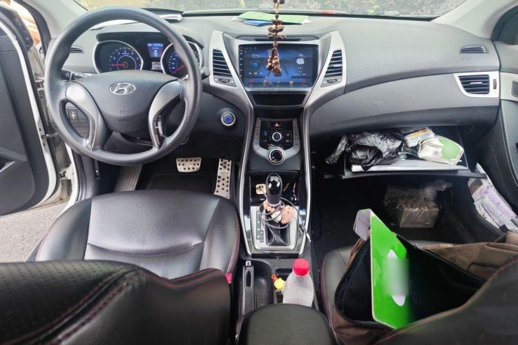 Used Hyundai Elantra (5th Generation / Langdong) 2015 1.6L Automatic Leading Model Center Console