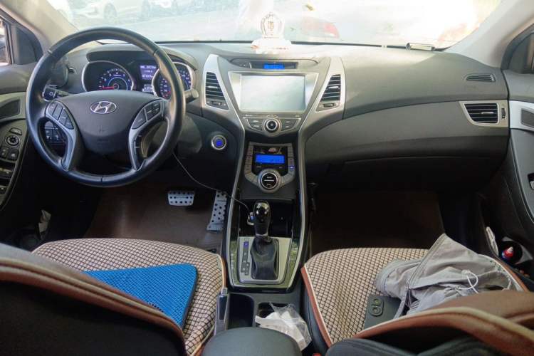 Used Hyundai Elantra (5th Generation / Langdong) 2015 1.6L Automatic Luxury Model Center Console