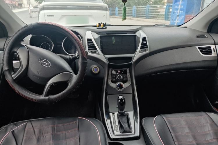 Used Hyundai Elantra (5th Generation / Langdong) 2015 1.6L Automatic Leading Model Center Console