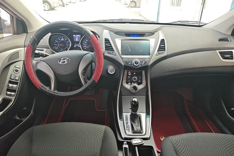 Used Hyundai Elantra (5th Generation / Langdong) 2015 1.6L Automatic Leading Model Center Console