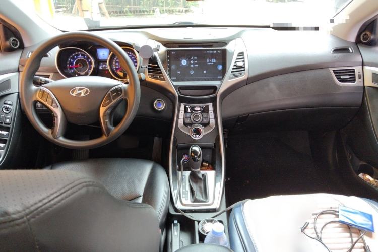 Used Hyundai Elantra (5th Generation / Langdong) 2015 1.6L Automatic Leading Model Center Console