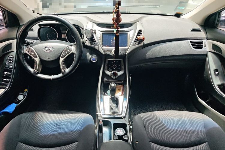 Used Hyundai Elantra (5th Generation / Langdong) 2015 1.6L Automatic Leading Model Center Console