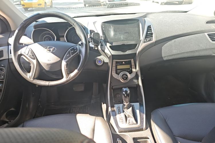 Used Hyundai Elantra (5th Generation / Langdong) 2015 1.6L Automatic Luxury Model Center Console