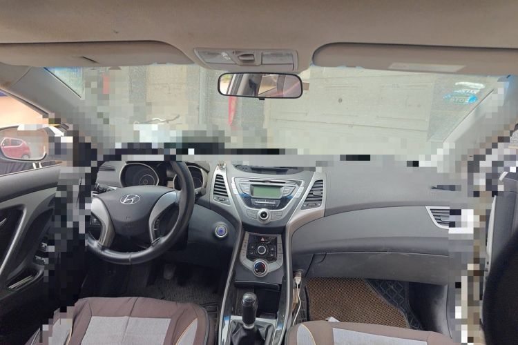 Used Hyundai Elantra (5th Generation / Langdong) 2015 1.6L Manual Leading Model Center Console