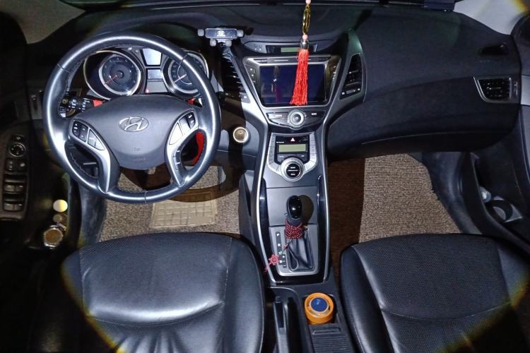 Used Hyundai Elantra (5th Generation / Langdong) 2015 1.6L Automatic Luxury Model Center Console