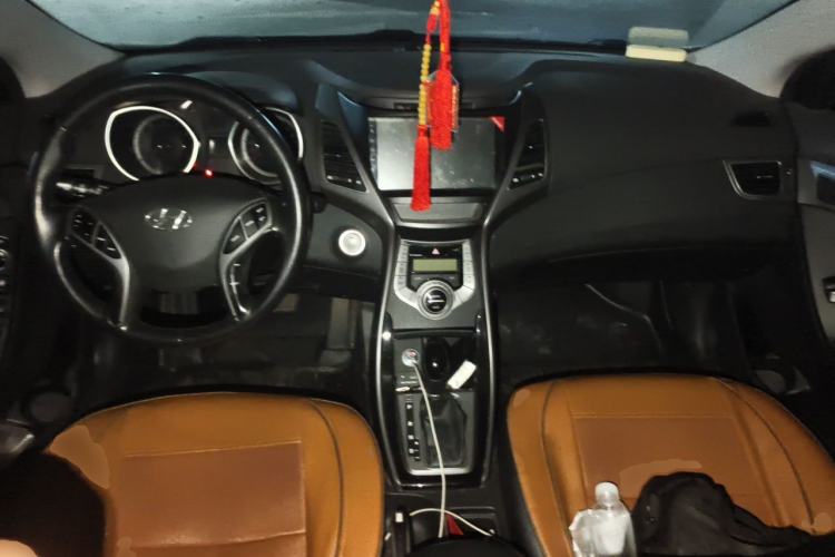 Used Hyundai Elantra (5th Generation / Langdong) 2015 1.6L Automatic Luxury Model Center Console