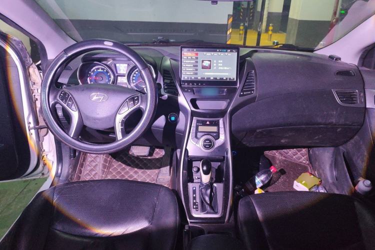 Used Hyundai Elantra (5th Generation / Langdong) 2015 1.6L Automatic Luxury Model Center Console