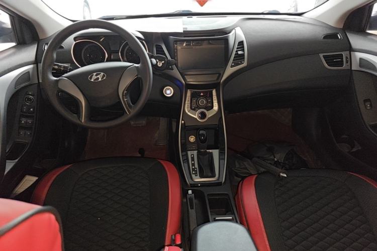 Used Hyundai Elantra (5th Generation / Langdong) 2015 1.6L Automatic Leading Model Center Console