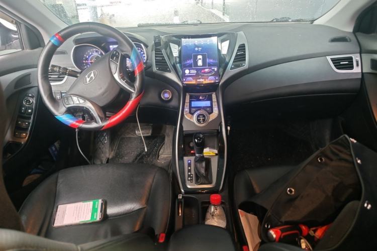 Used Hyundai Elantra (5th Generation / Langdong) 2015 1.6L Automatic Luxury Model Center Console