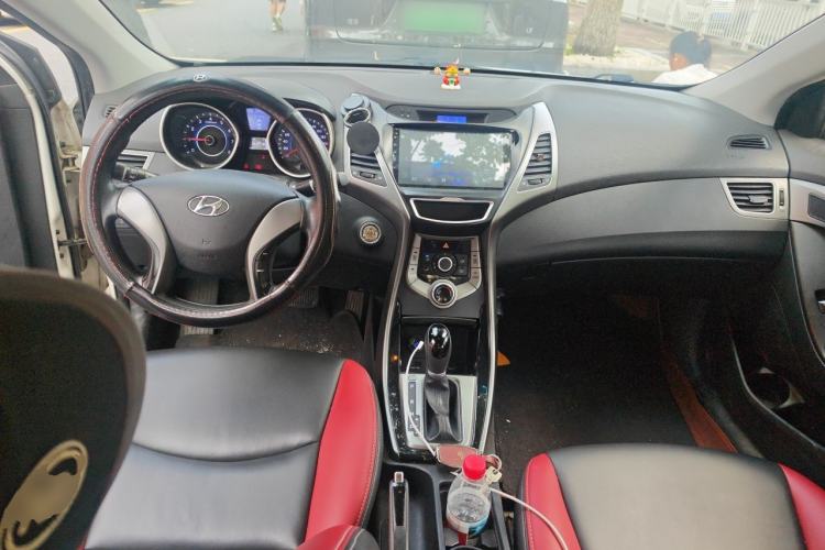 Used Hyundai Elantra (5th Generation / Langdong) 2015 1.6L Automatic Leading Model Center Console