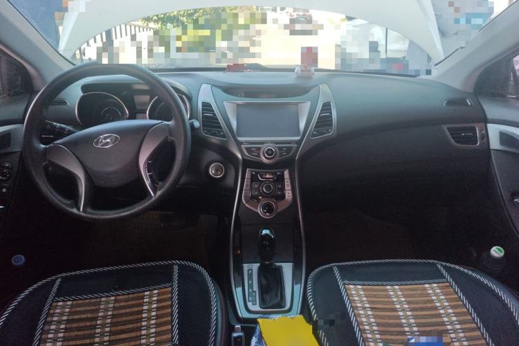Used Hyundai Elantra (5th Generation / Langdong) 2015 1.6L Automatic Leading Model Center Console